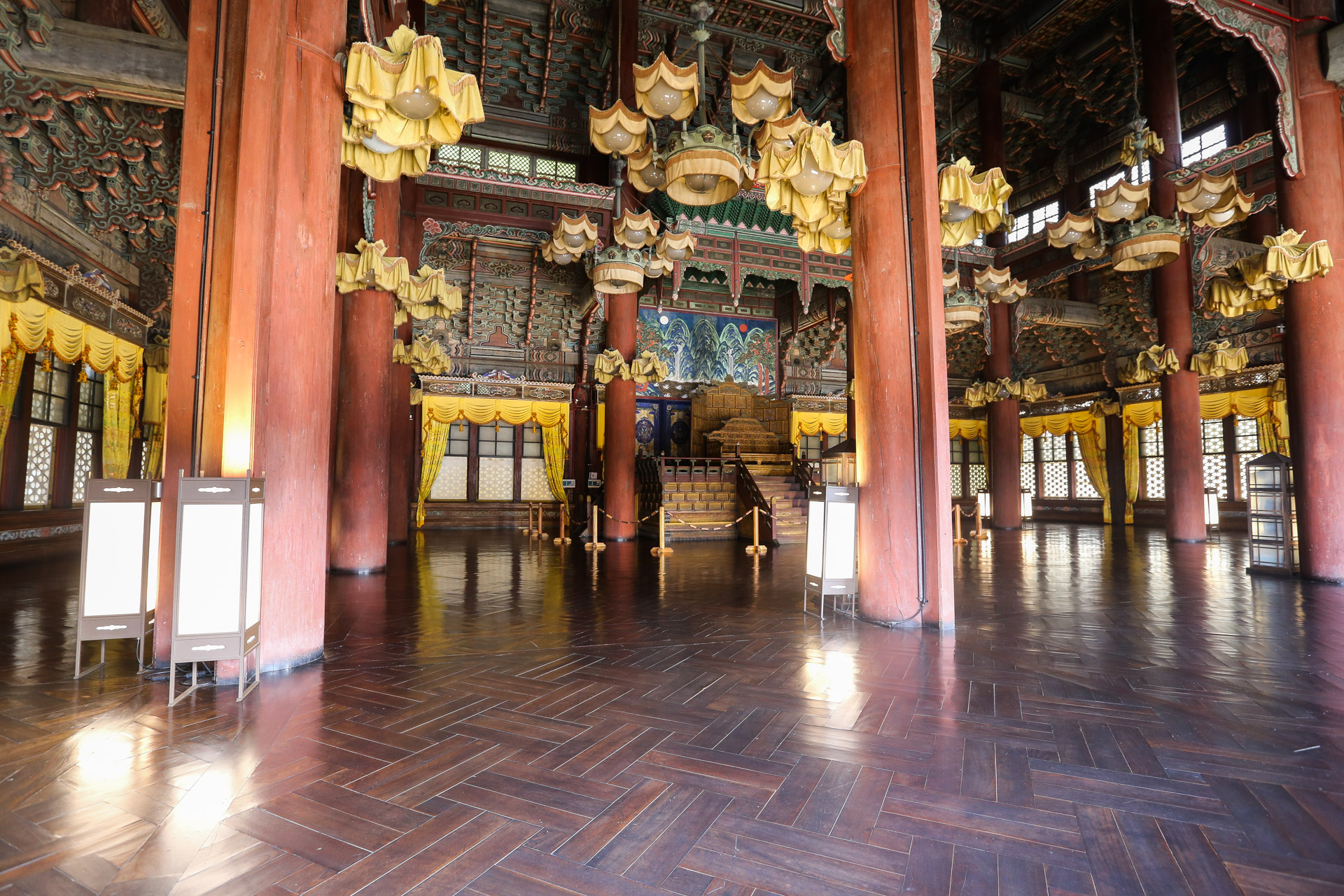 Injeongjeon, la salle du trône
