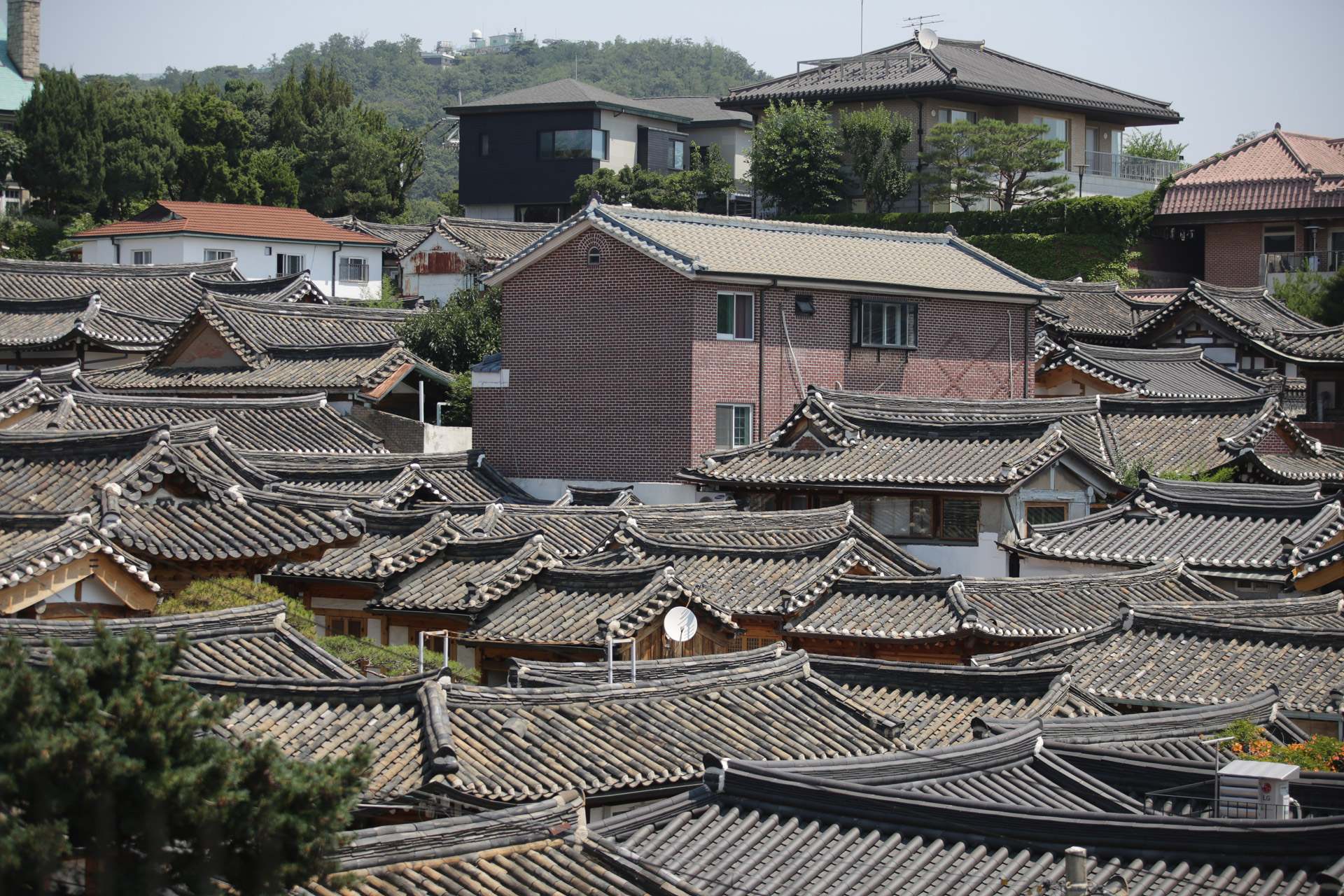  Toitures dans le quartier de Bukchon Hanok