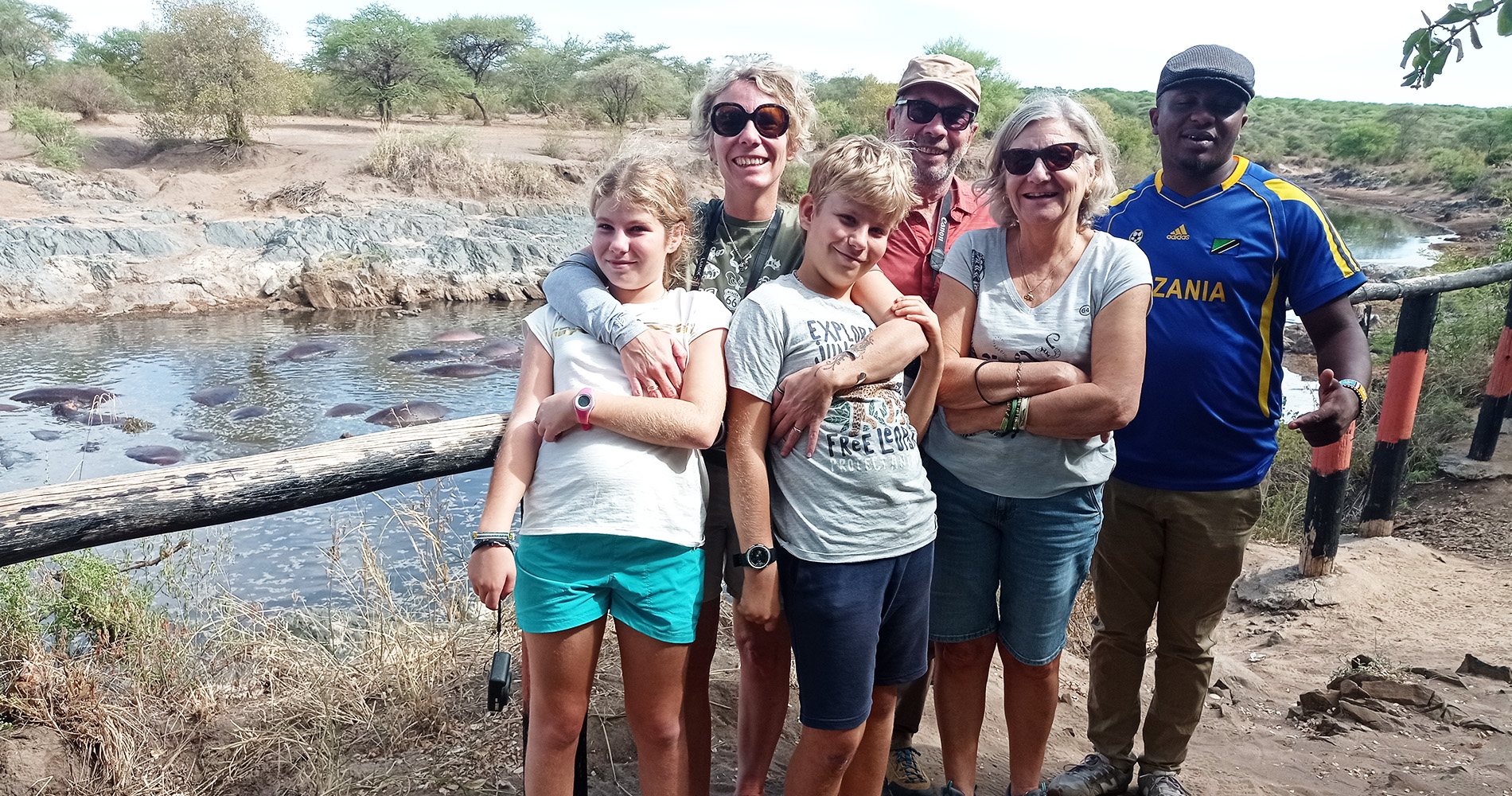 avec notre guide Dickson devant les hippopotames