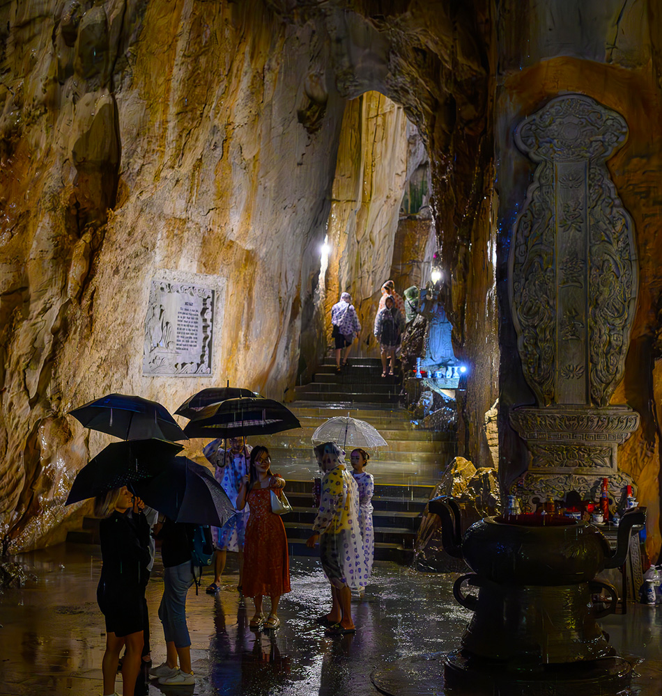 grotte Huyen Khong dans les Montagnes de marbre