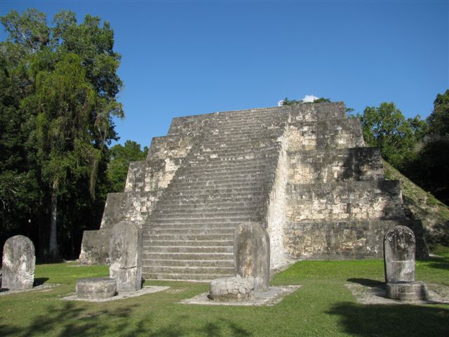 Tikal, splendeur Maya