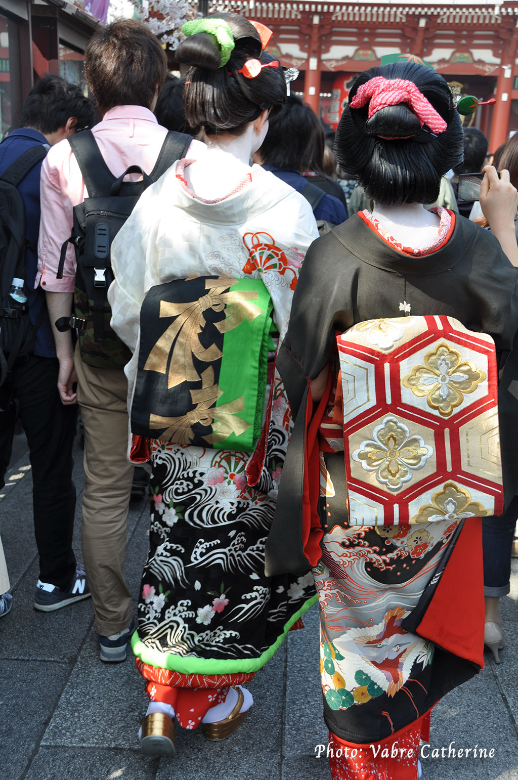 Geishas en kimono à Asakusa, Tokyo