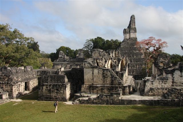 Tikal, splendeur Maya