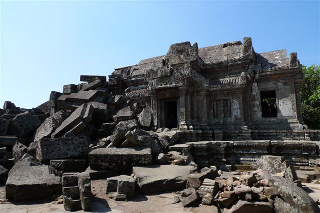 Les Monts Dangkrek forment une barrière naturelle entre le Cambodge et la Thaïlande - Prasat Preah Vihear et l'histoire avec la Thaïlande