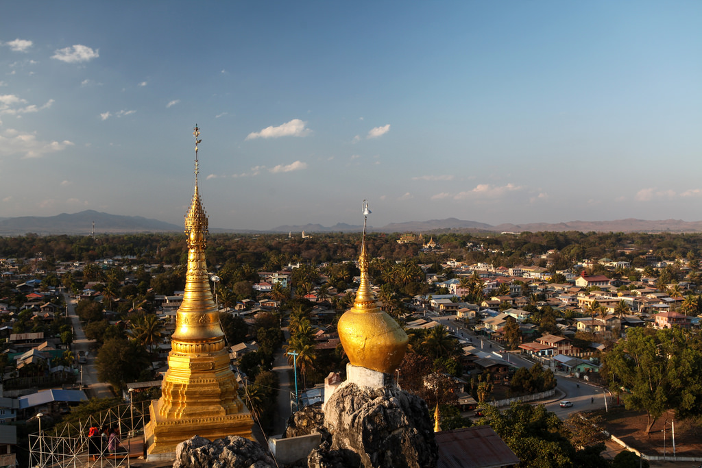 Depuis le sommet de la pagode de Taung Kwe