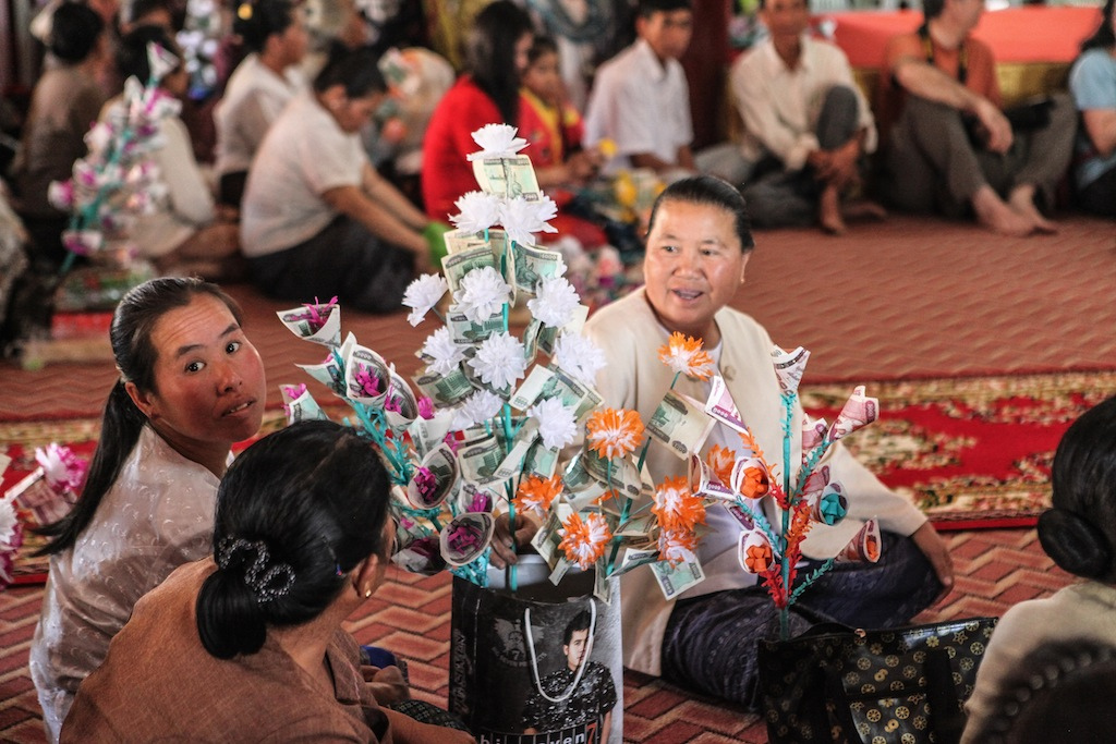 Fête au monastère Mahamuni