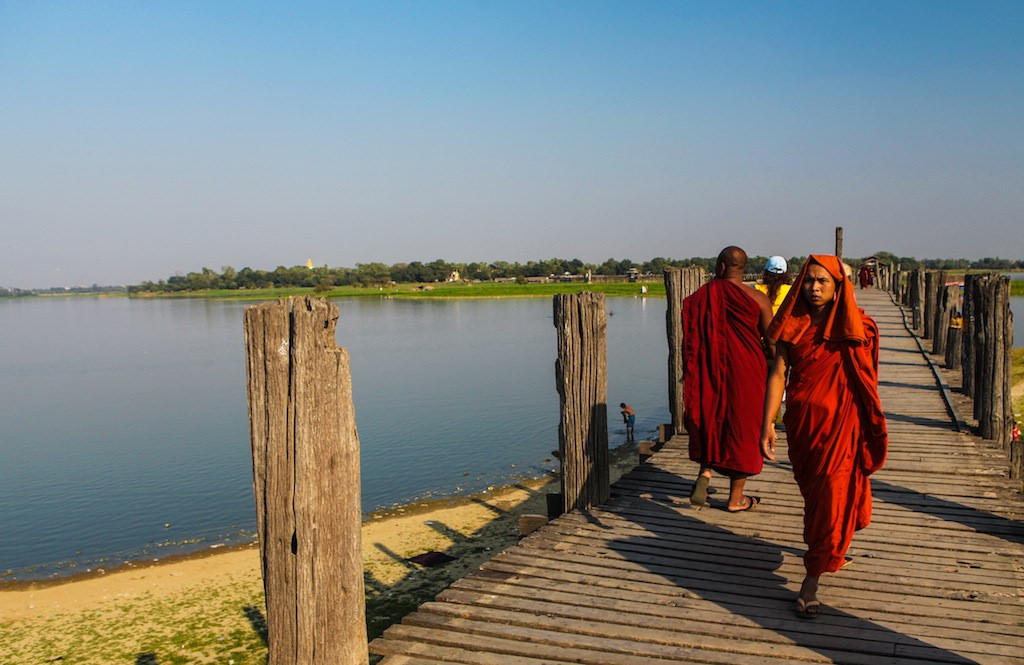 Traversée du U Bein à Amarapura