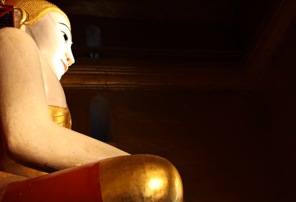 Le grand Bouddha de la Paya Kyauktawgyi