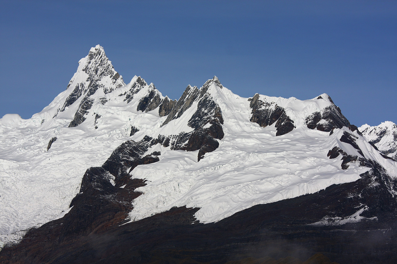 Habitat de la région de Jankapampa, Tour de l'Alpamayo - Trek en direction de Yaino