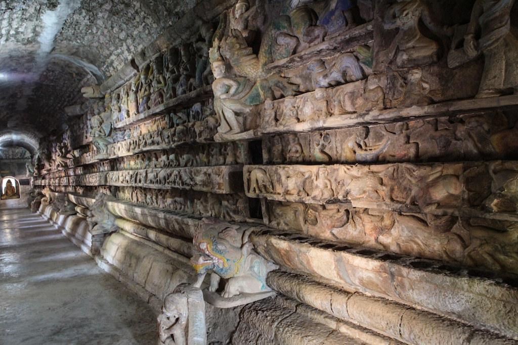 Dans l'un des deux déambulatoires de la Paya Shittaung