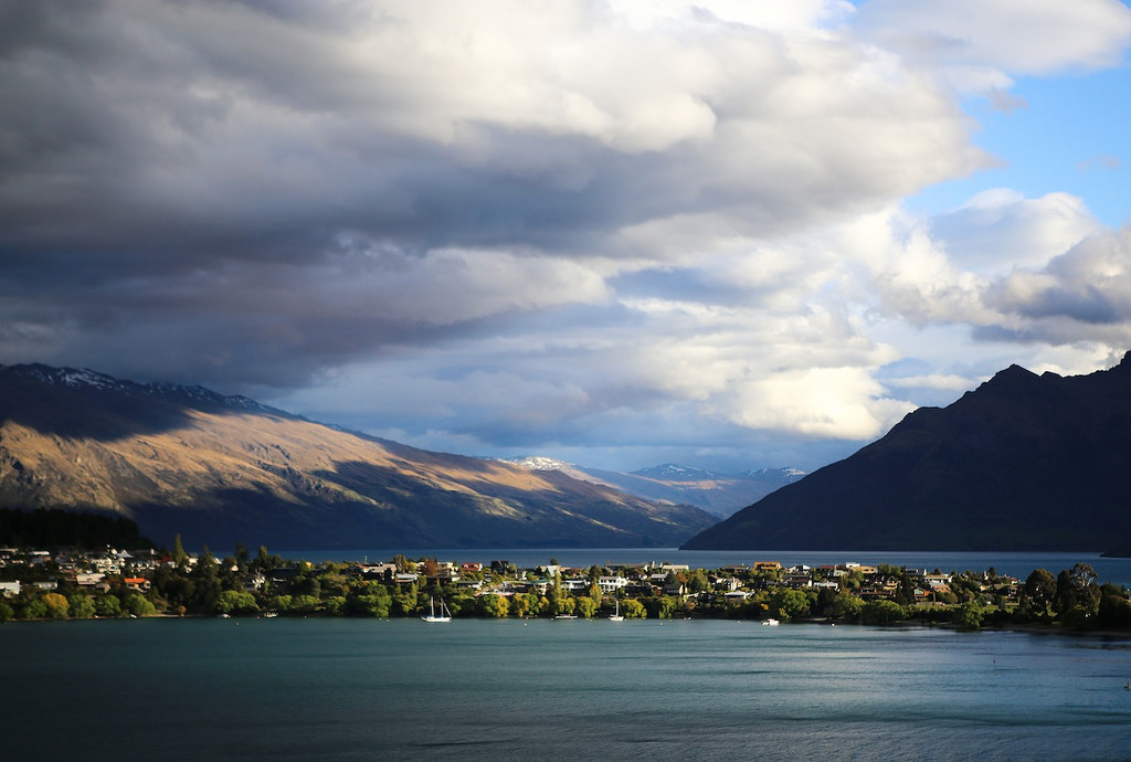 Arrêt en bordure du lac Pukaki, beau temps au Sud - Du Mt Cook à Queenstown