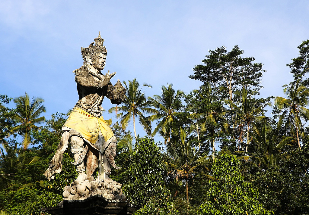 Le dieu Indra, perceur de sources sacrées