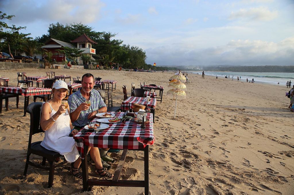 Sur la plage de Jimbaran, poisson et petit blanc frais ...