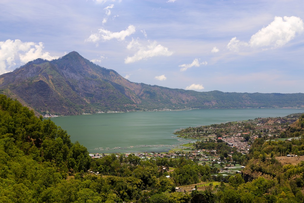 Fin du parcours en arrivant sur les rives du lac Batur