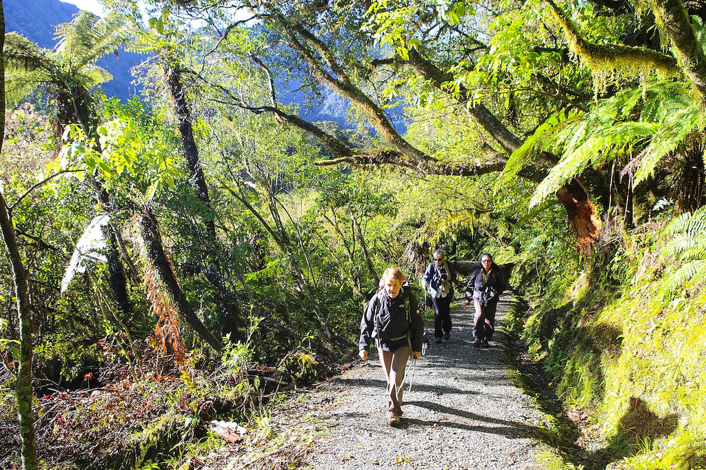 Sur le sentier menant à Rata Point