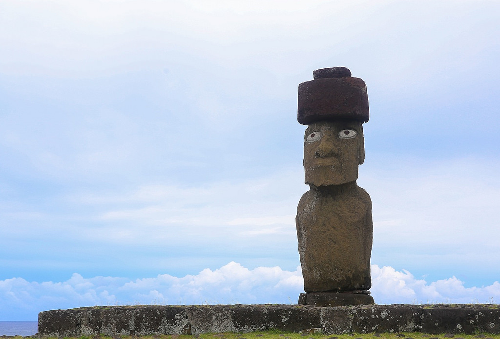 Le port de Hanga Roa Le Moai "ambassadeur" de la culture locale - Ile de Pâques, de Tahai à Ahu Akivi