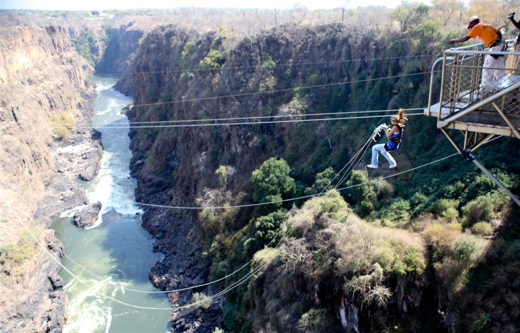 2 Août. Victoria Falls