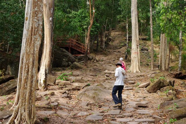 Les Monts Dangkrek forment une barrière naturelle entre le Cambodge et la Thaïlande - Prasat Preah Vihear et l'histoire avec la Thaïlande