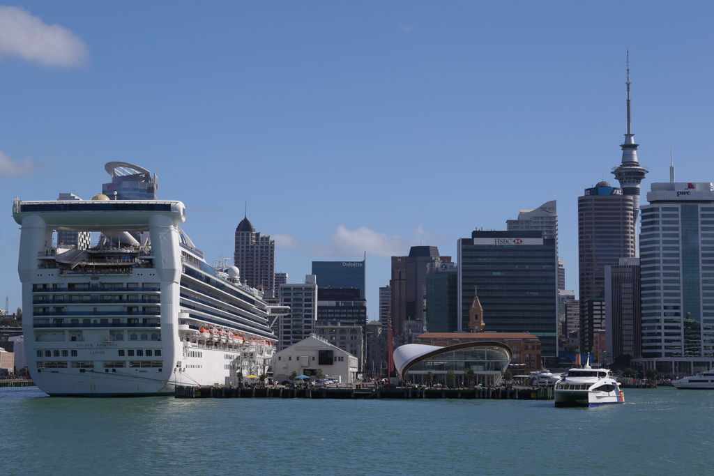 Arrivée au port d'Auckland