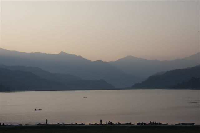 Fin du trek et retour à Pokhara (800 m)