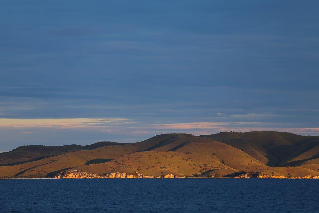 Coucher de soleil devant le port de Sape