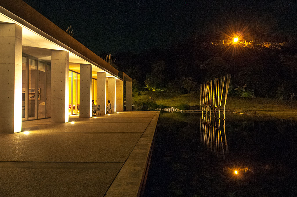 La Benesse House de nuit. Naoshima