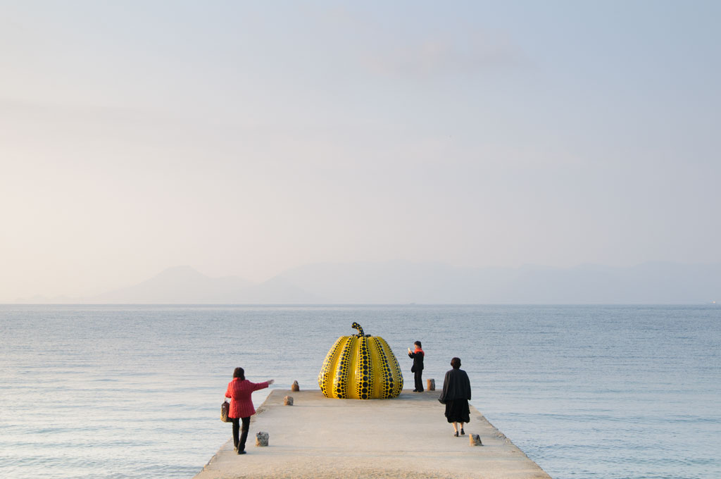 La citrouille géante de l'artiste Yayoi Kusama à Naoshima