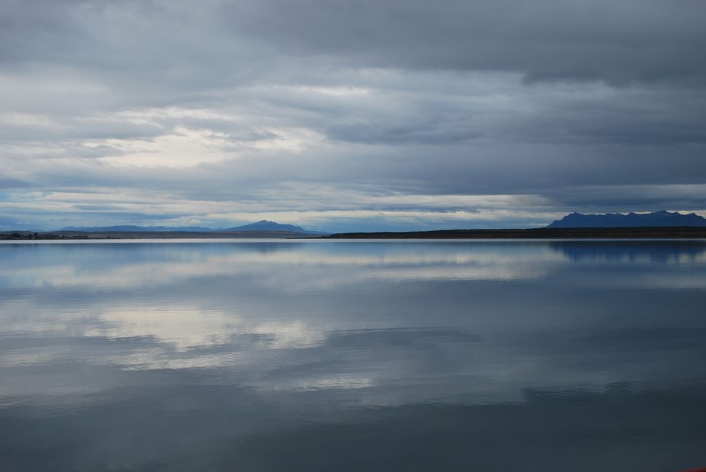 Plan d'eau et ciel se confondent et se reflètent l'un dans l'autre... SPLENDEUR...