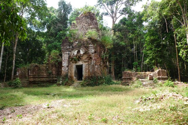 Site de Krabel Krap - Marche sur la montagne de Phnom Kulen