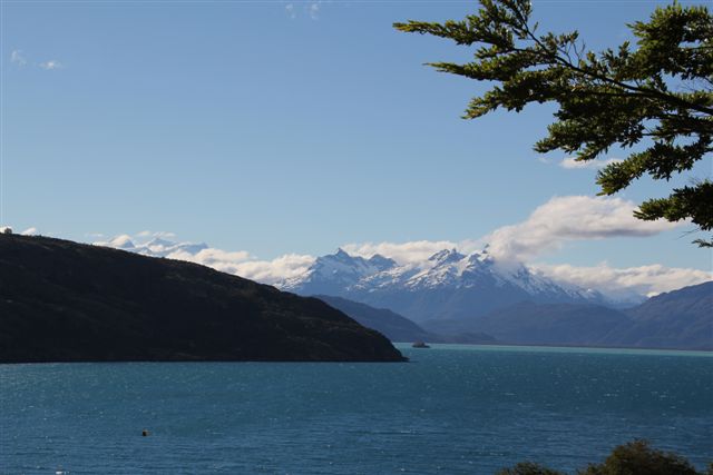 Deuxième nuit en Patagonie, aussi bonne que la première. Le décalage horaire est déjà avalé - Tempête de bleu à Terra Luna