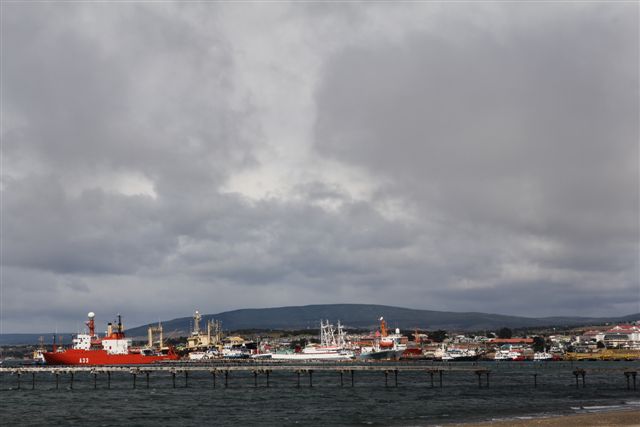 Le port de Punta Arenas - Entre Punta Arenas et l'estancia de Rio Verde