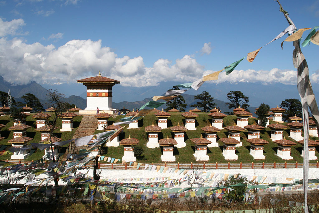 Sur les gradins du stade, les bhoutanais sont attentifs - Thimphu, Punakha et Wangdi