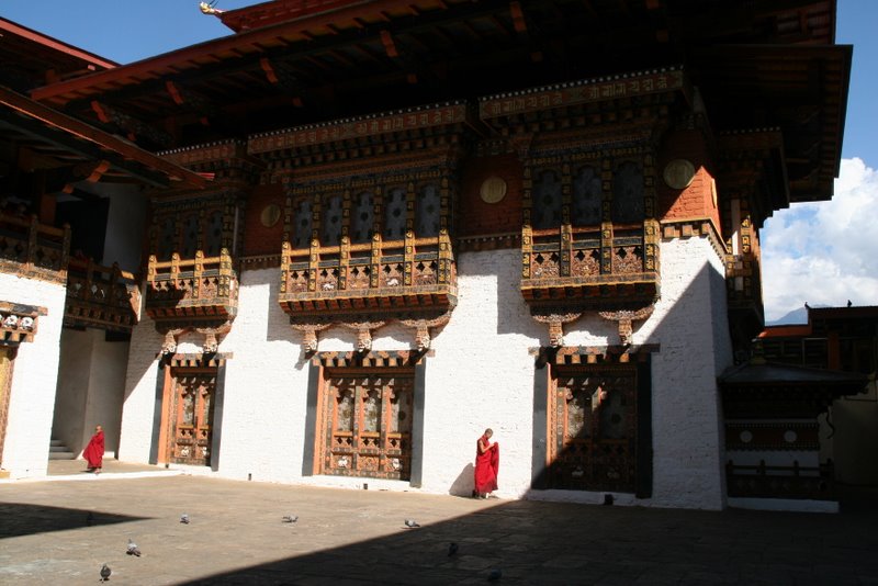 Sur les gradins du stade, les bhoutanais sont attentifs - Thimphu, Punakha et Wangdi