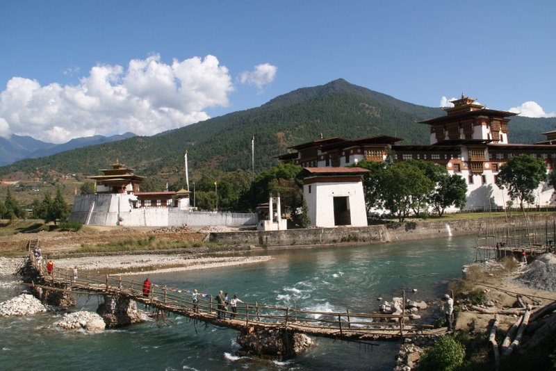 Sur les gradins du stade, les bhoutanais sont attentifs - Thimphu, Punakha et Wangdi