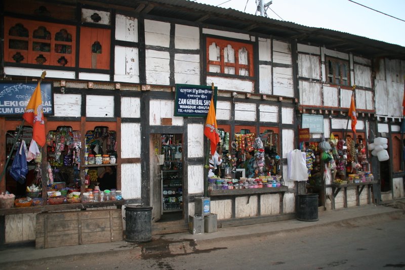 Sur les gradins du stade, les bhoutanais sont attentifs - Thimphu, Punakha et Wangdi