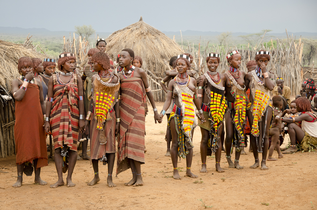 Danses traditionnelles de femmes Hamer