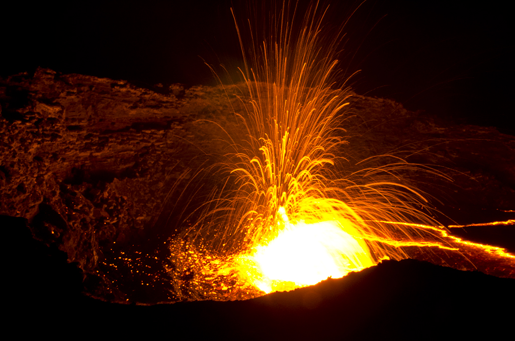 Erta Ale et son lac de lave en fusion...