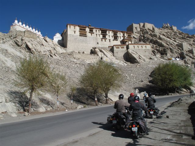 De Leh aux rives du Pangong Tso