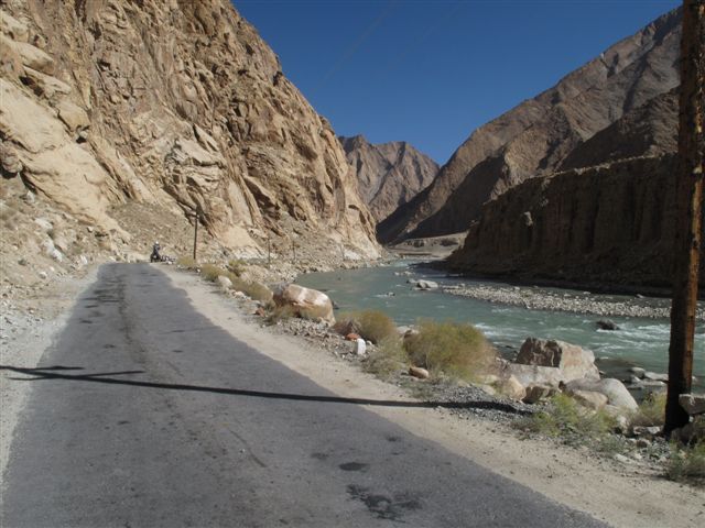 Des rives du Pangong Tso à Chumathang