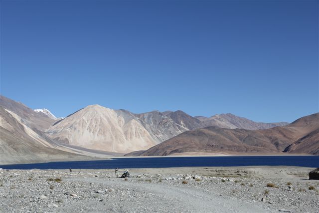 Des rives du Pangong Tso à Chumathang