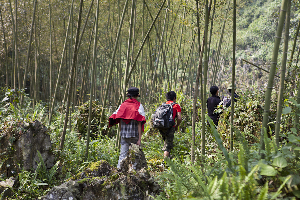 Les écoliers sont studieux, village Hmong - Vietnam - Second jour de trek