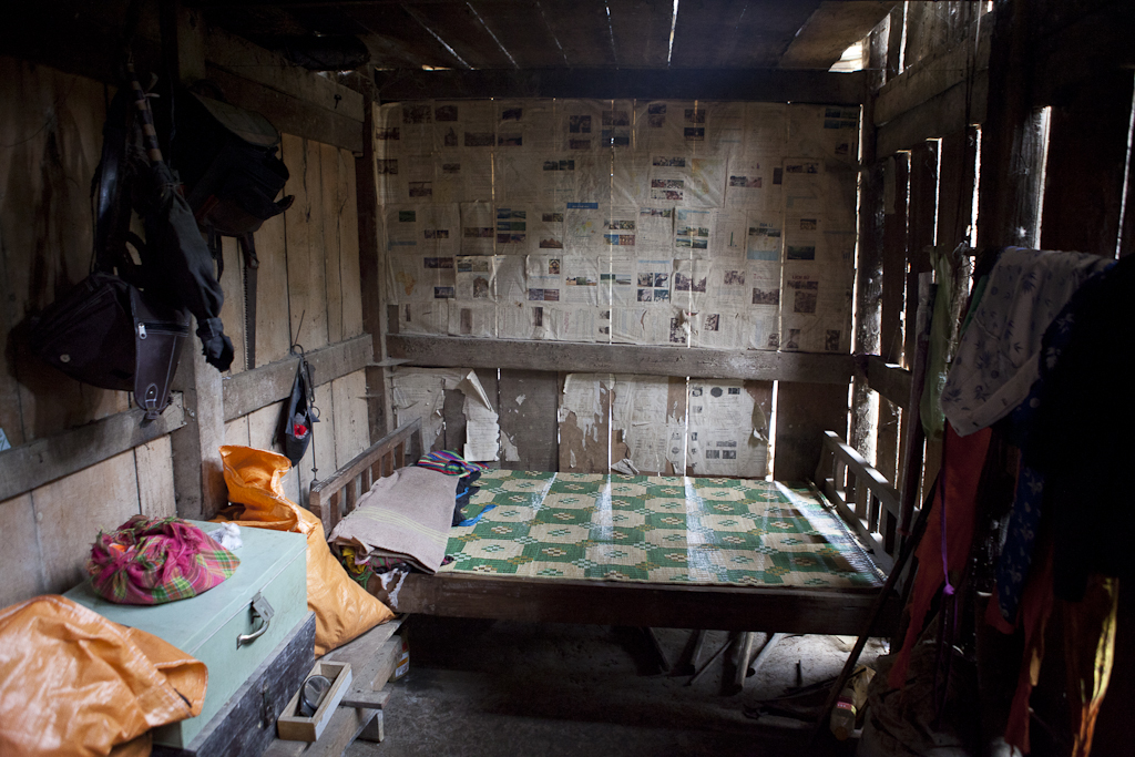 Les écoliers sont studieux, village Hmong - Vietnam - Second jour de trek