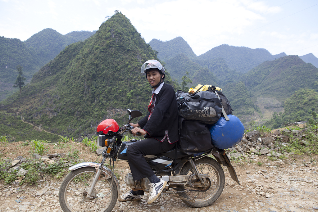 Le transport des bagages - Fin du trek, retour à Ha Giang