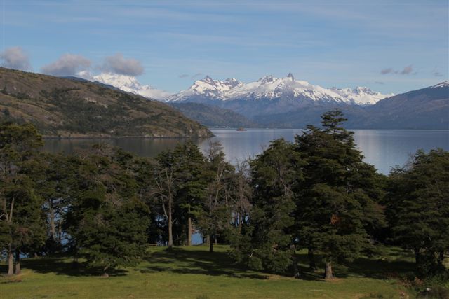 Deuxième nuit en Patagonie, aussi bonne que la première. Le décalage horaire est déjà avalé - Tempête de bleu à Terra Luna