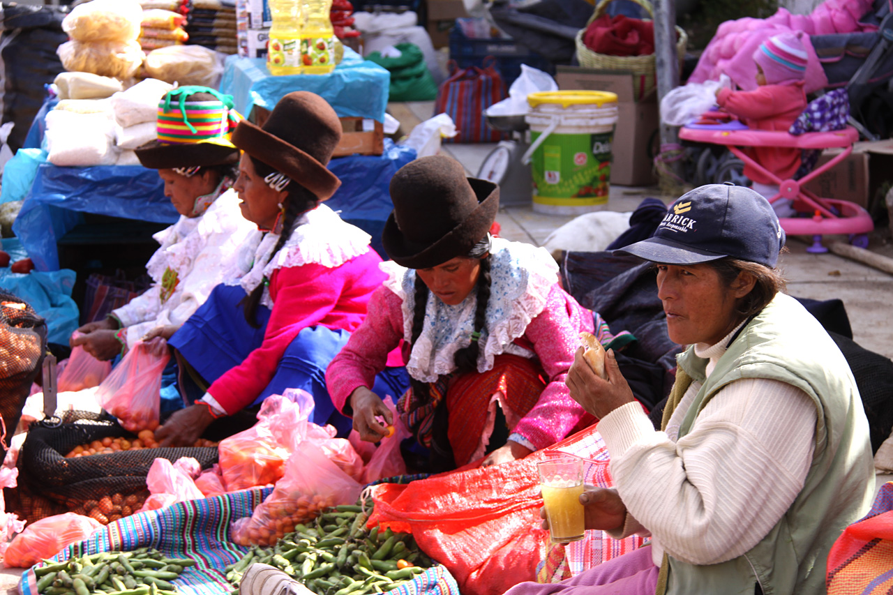 Marché de Caraz, Cordillère blanche - Marché de Caraz