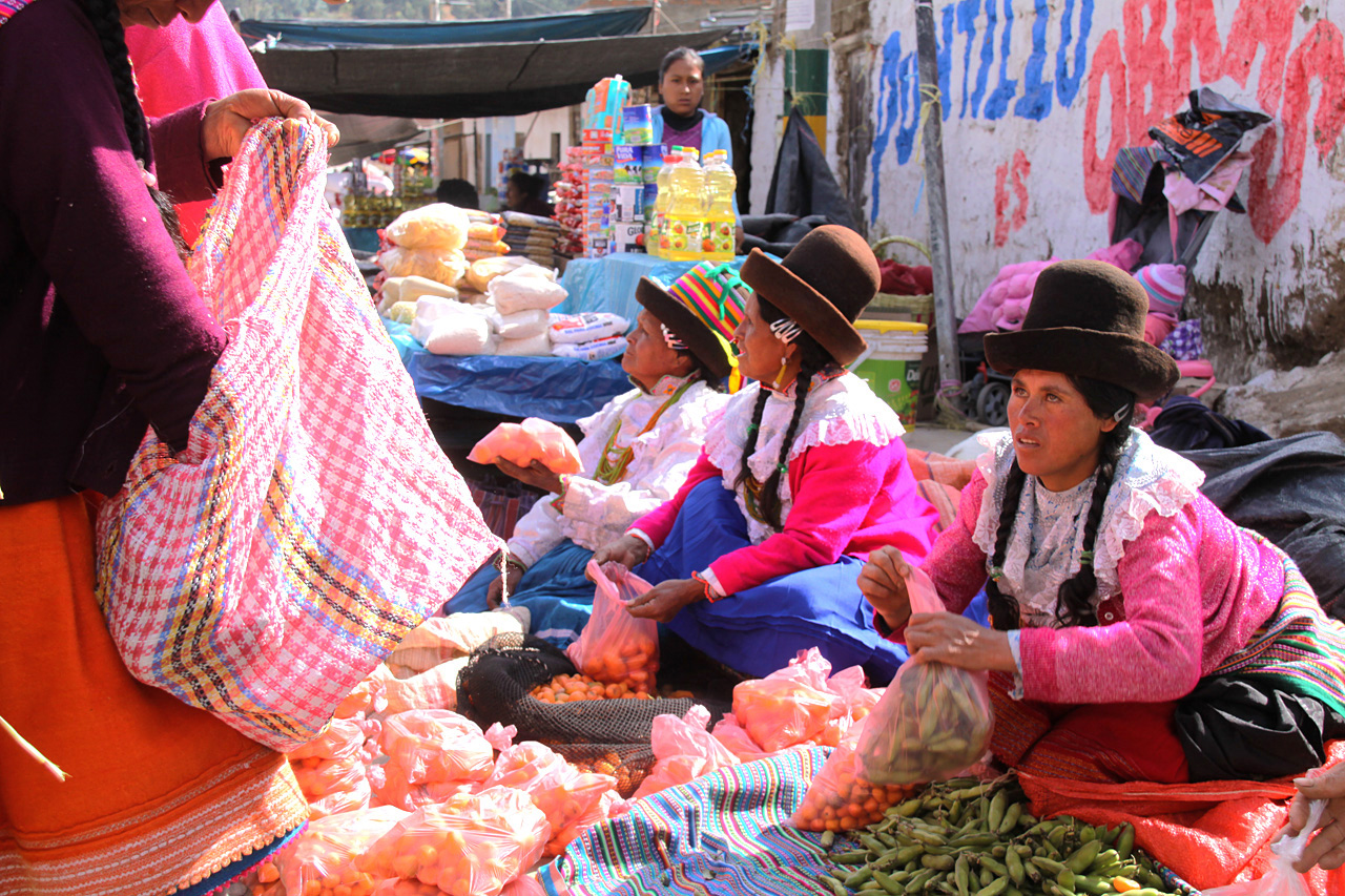 Marché de Caraz, Cordillère blanche - Marché de Caraz