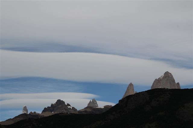 Soudain, la majesté du glacier apparaît au détour d'une courbe - De Chalten au Perito Moreno