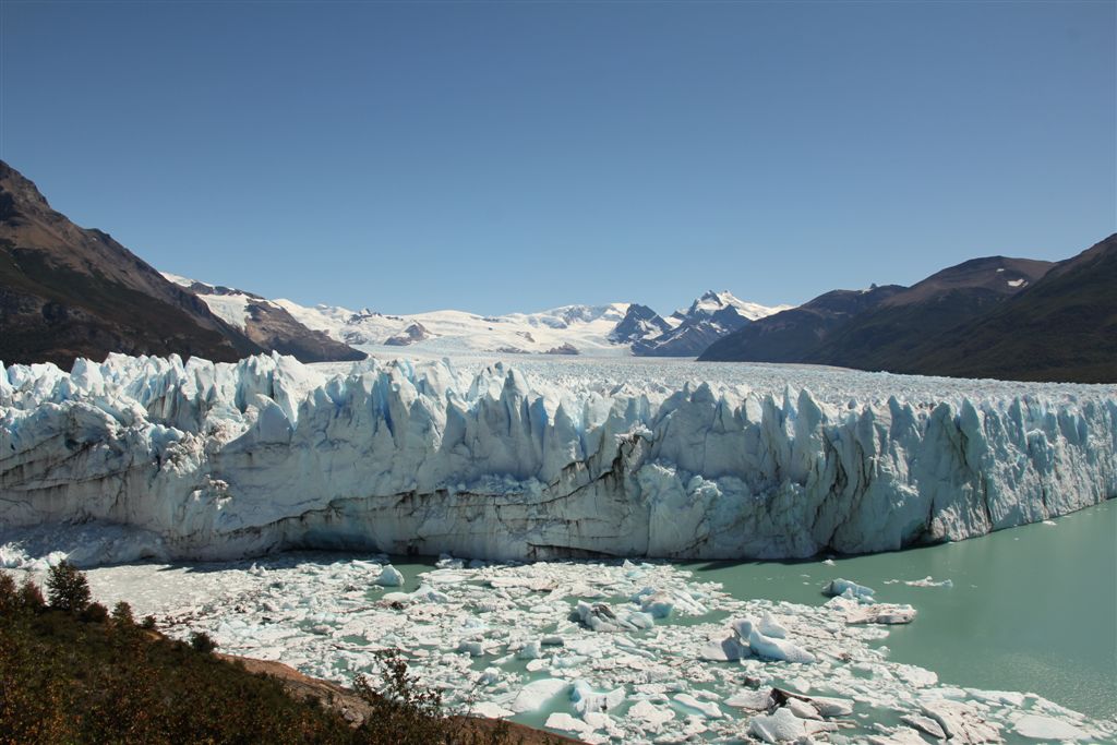 Le glacier Perito Moreno a totalement coupé en deux le lac depuis novembre 2011