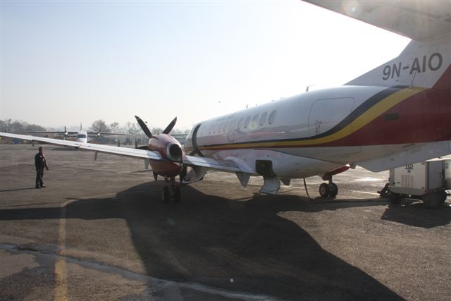 Débarquement à l'aéroport de Pokhara - Annapurna nous voilà !