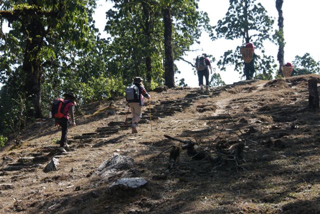 Trek vers Basanta (1650 m)